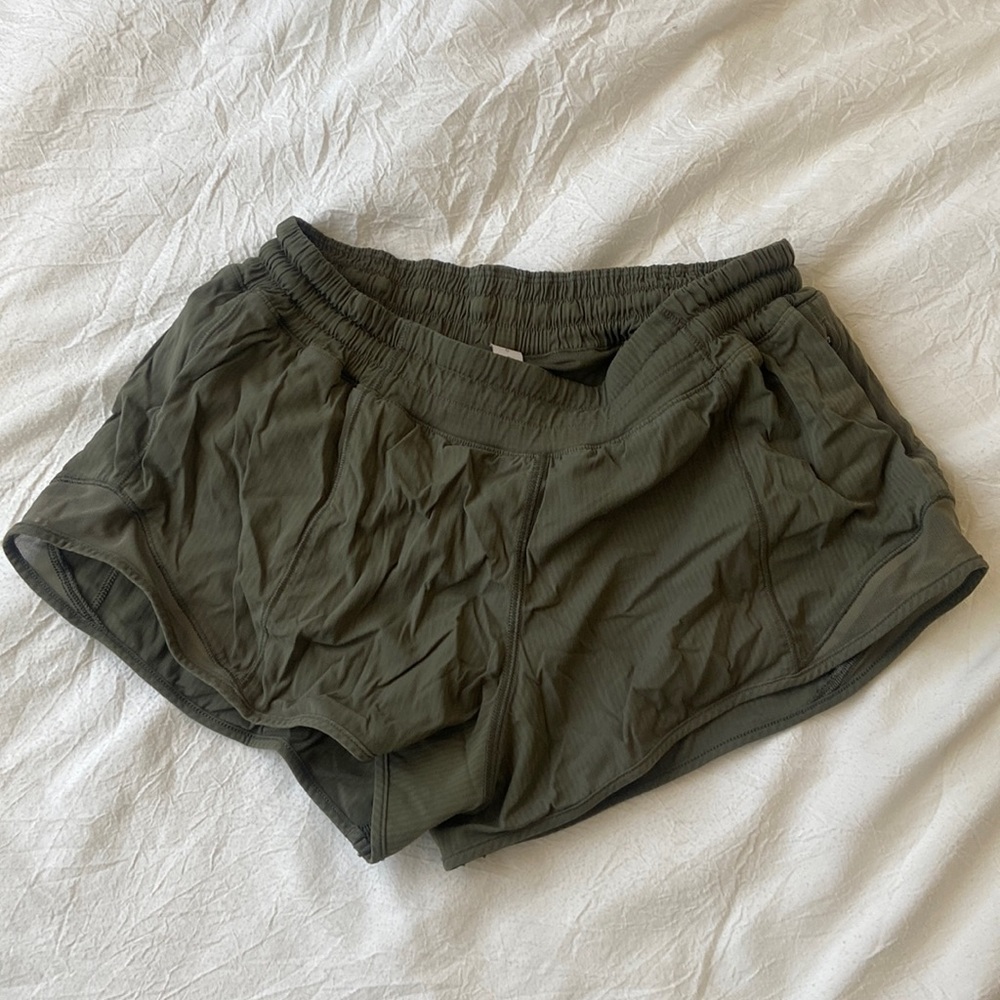 Lululemon low rise hotty hot shorts